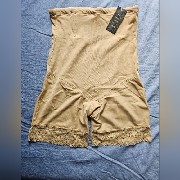 Shapewear - Picture 1 of 3